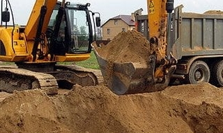 Выкопать яму экскаватором в Новокузнецке от 930 руб. - 2Землекопа-Нвк